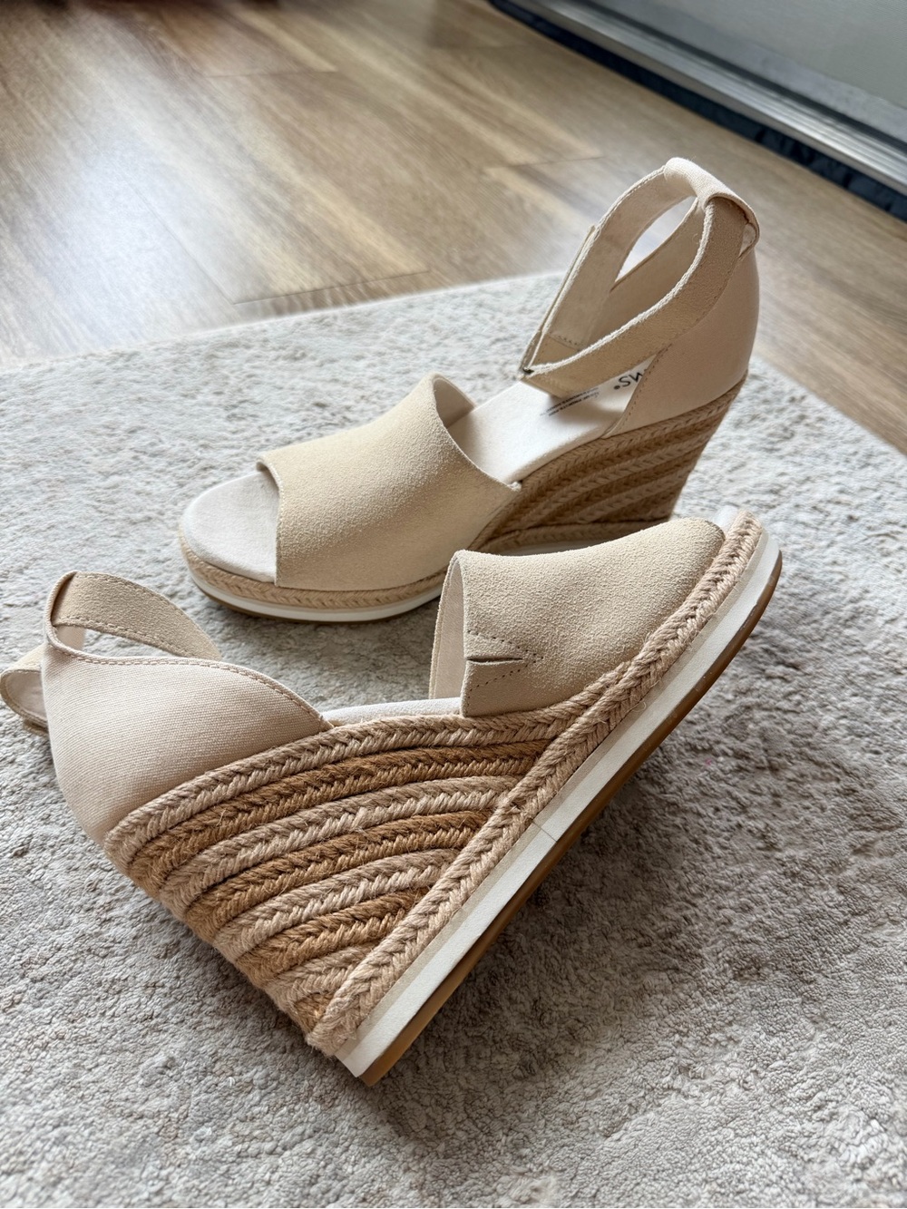 NWT TOMS Marisol Suede Espadrille Wedge Sandals 9